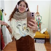 Maestra de Primaria con más de diez años de experiencia dando clases como tutora de alumnos/as de seis a doce años.